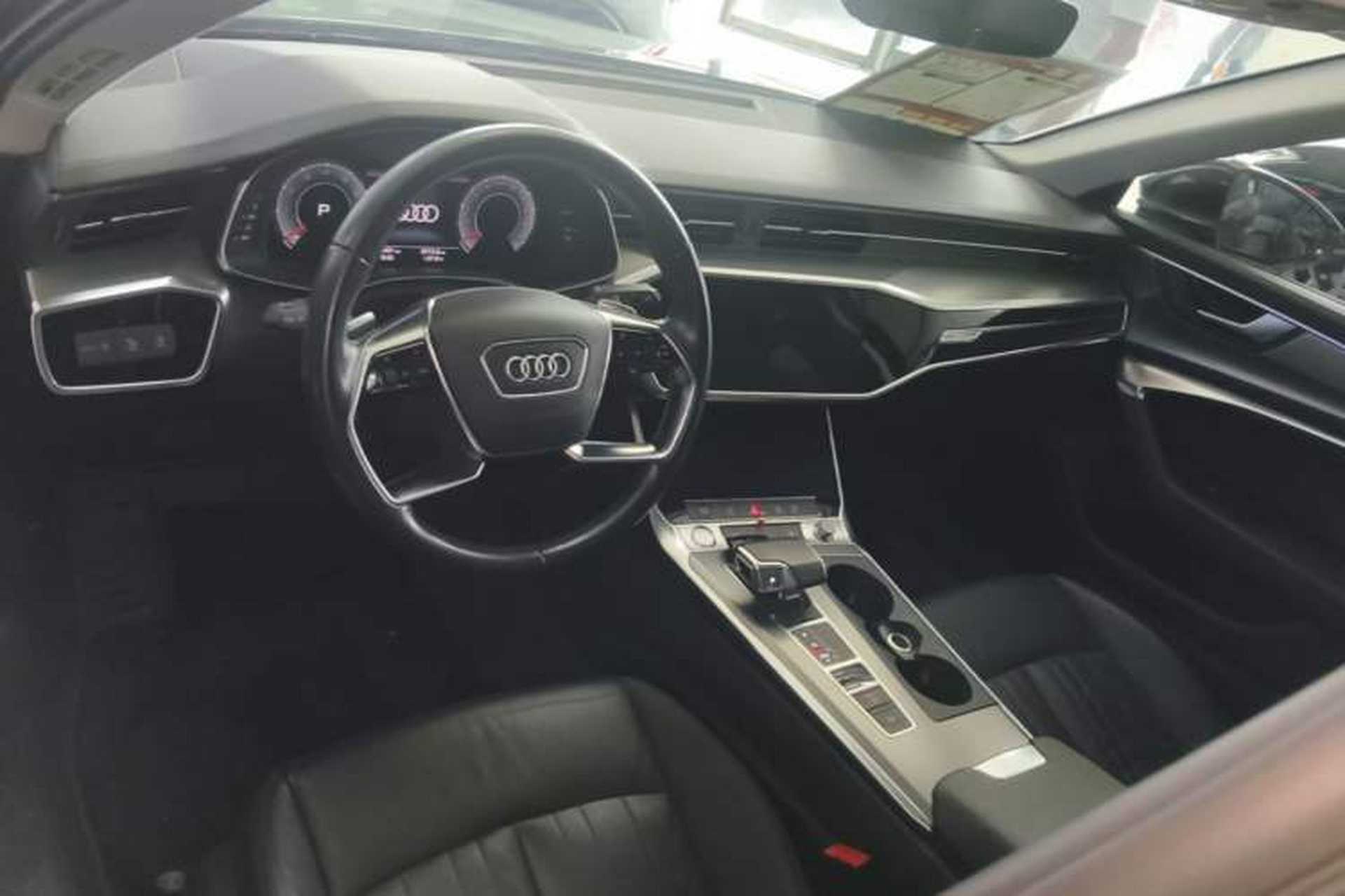 Used Audi A6 2020 Avant Futurist 40 TFSI Luxury Dynamic Model Center Console