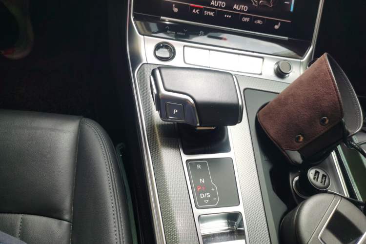 Used Audi A6 2020 allroad quattro Explorer 55 TFSI Prestige Off-Road Model Gear Lever