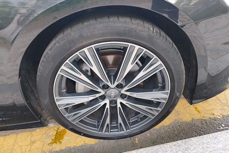 Used Audi A6 2020 Avant Futurist 45 TFSI Prestige Dynamic Edition Right Front Wheel Hub