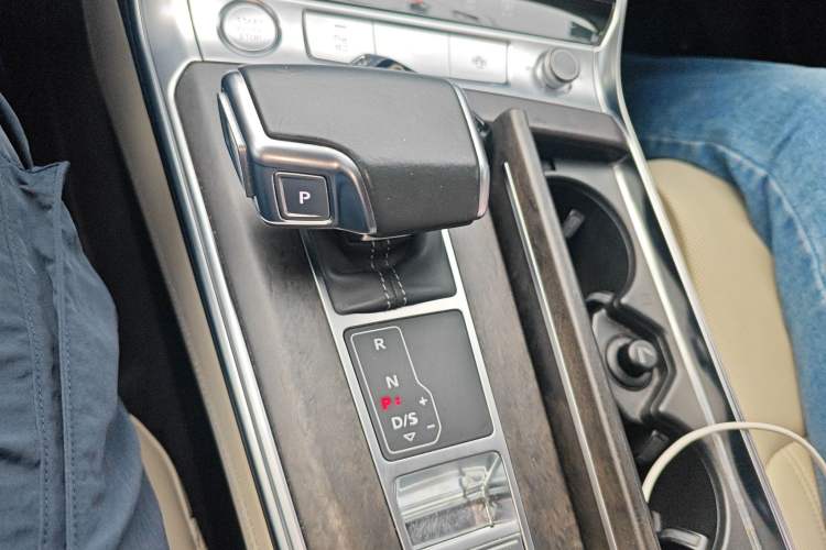 Used Audi A6 2020 allroad quattro Explorer 55 TFSI Prestige Off-Road Model Gear Lever