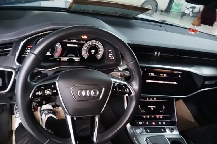 Used Audi A6 2020 Avant Futurist 45 TFSI Prestige Dynamic Edition Center Console