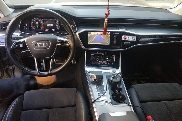 Used Audi A6 2020 allroad quattro Explorer 55 TFSI Prestige Off-Road Model Center Console