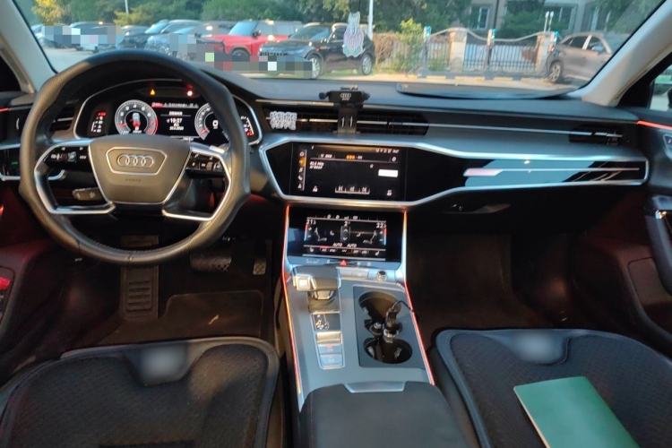 Used Audi A6 2020 allroad quattro Explorer 55 TFSI Prestige Off-Road Model Center Console