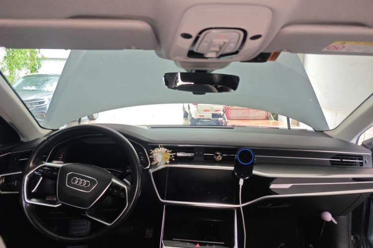 Used Audi A6 2020 allroad quattro Explorer 55 TFSI Prestige Off-Road Model Center Console