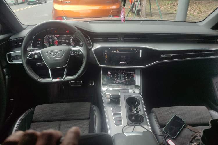 Used Audi A6 2020 Avant Futurist 45 TFSI Prestige Dynamic Edition Center Console