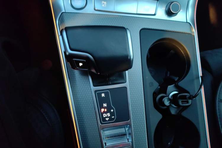 Used Audi A6 2020 allroad quattro Explorer 55 TFSI Prestige Off-Road Model Gear Lever