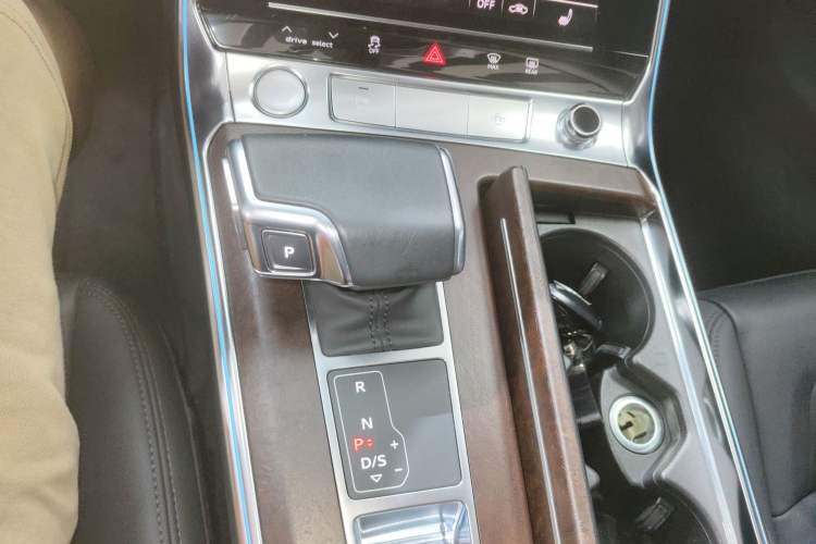 Used Audi A6 2020 allroad quattro Explorer 55 TFSI Prestige Off-Road Model Gear Lever