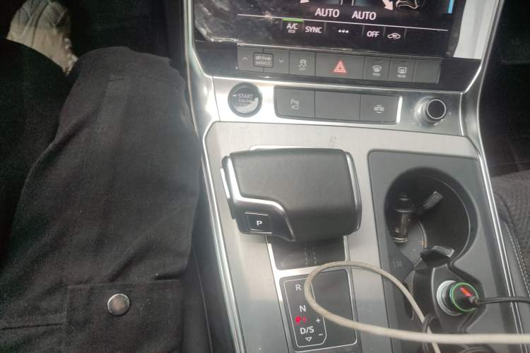 Used Audi A6 2020 Avant Futurist 45 TFSI Prestige Dynamic Edition Gear Lever