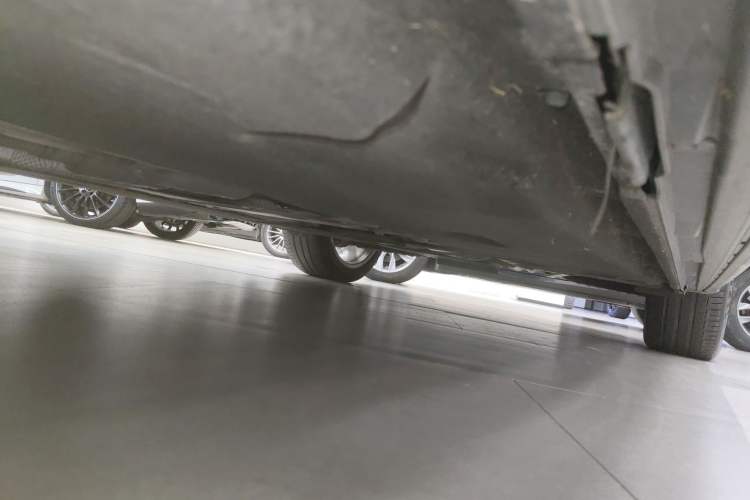 Used Audi A6 2020 allroad quattro Explorer 55 TFSI Prestige Off-Road Model Left Side Sill