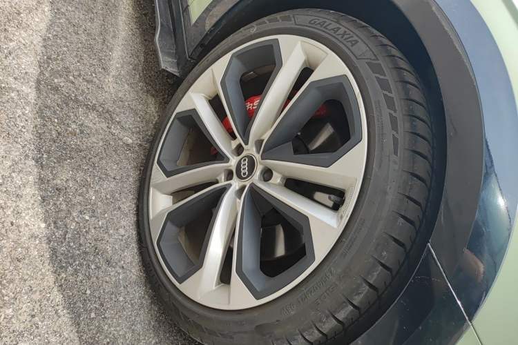 Used Audi A6 2020 allroad quattro Explorer 55 TFSI Prestige Off-Road Model Right Front Wheel Hub