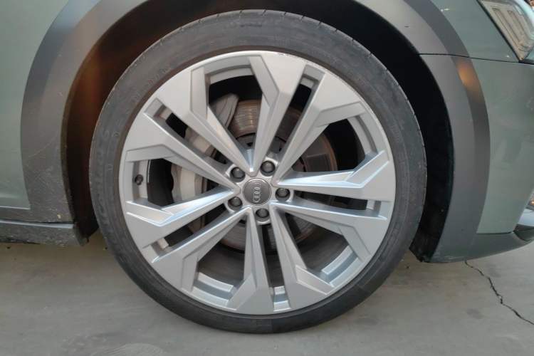 Used Audi A6 2020 allroad quattro Explorer 55 TFSI Prestige Off-Road Model Right Front Wheel Hub