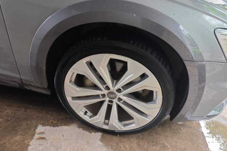 Used Audi A6 2020 allroad quattro Explorer 55 TFSI Prestige Off-Road Model Right Front Wheel Hub