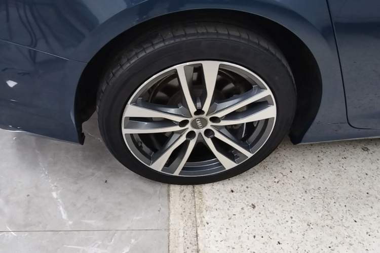 Used Audi A6 2020 Avant Futurist 45 TFSI Prestige Dynamic Edition Right Rear Wheel Hub
