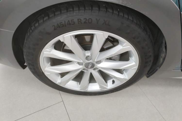 Used Audi A6 2020 allroad quattro Explorer 55 TFSI Prestige Off-Road Model Right Rear Wheel Hub
