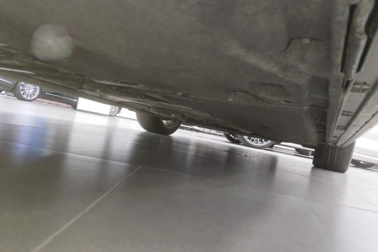 Used Audi A6 2020 allroad quattro Explorer 55 TFSI Prestige Off-Road Model Right Side Sill