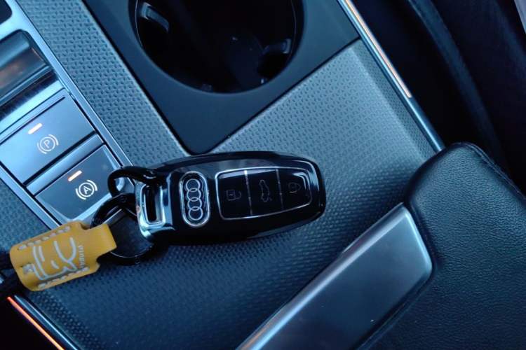 Used Audi A6 2020 allroad quattro Explorer 55 TFSI Prestige Off-Road Model Vehicle Key