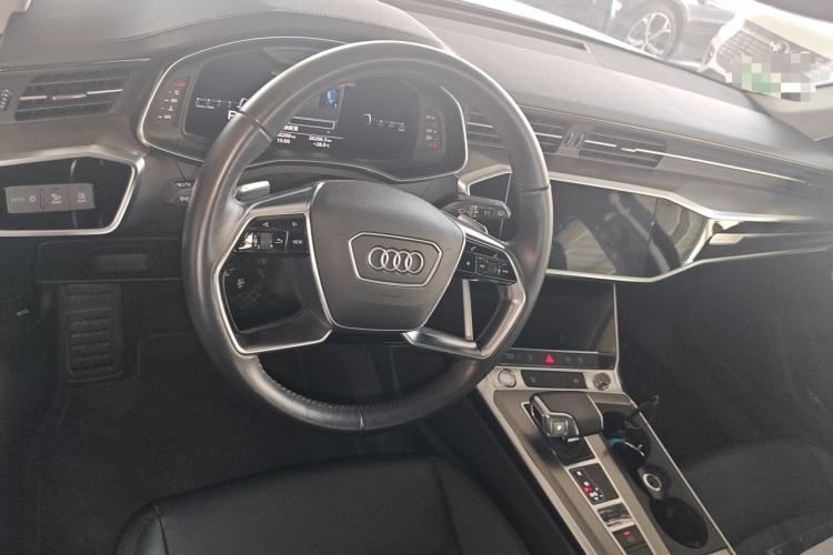 Used Audi A6 2020 Avant Futurist 40 TFSI Luxury Dynamic Model Center Console