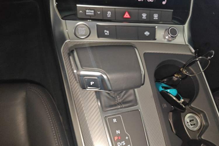 Used Audi A6 2020 Avant Futurist 40 TFSI Luxury Dynamic Model Gear Lever