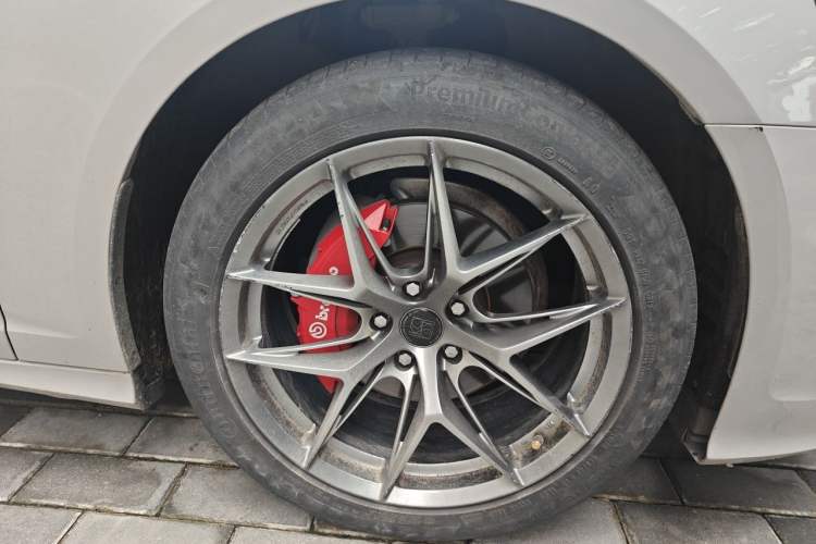 Used Audi A6 2020 Avant Futurist 40 TFSI Luxury Dynamic Model Right Front Wheel Hub