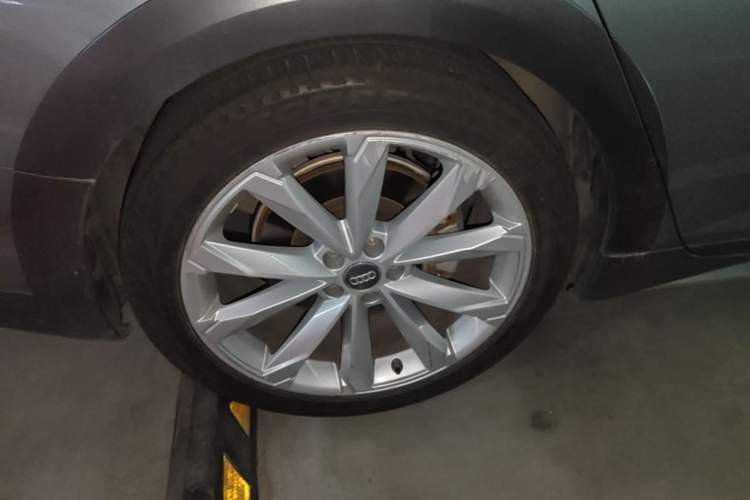 Used Audi A6 2020 allroad quattro Explorer 55 TFSI Prestige Off-Road Model Right Rear Wheel Hub
