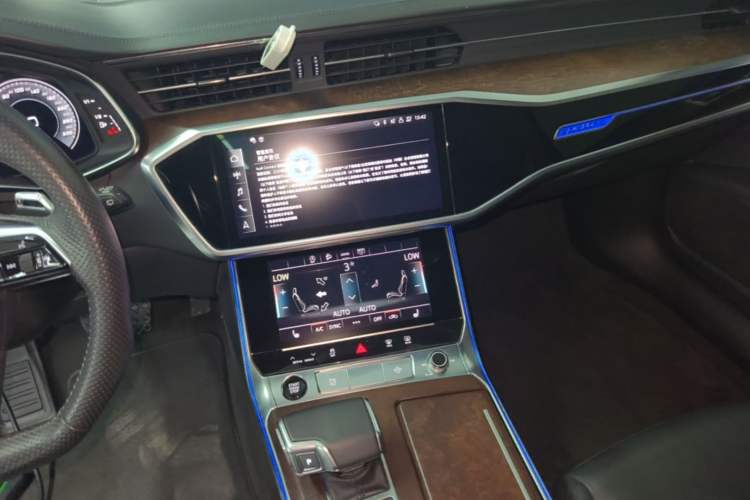 Used Audi A6 2021 allroad quattro Explorer 55 TFSI Prestige Off-Road Model Audio And AC Panel