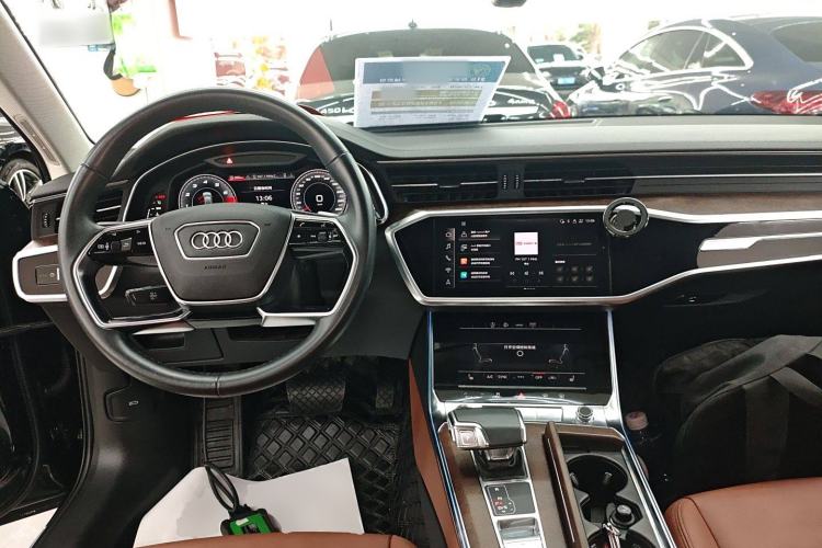 Used Audi A6 2021 allroad quattro Explorer 55 TFSI Prestige Off-Road Model Center Console