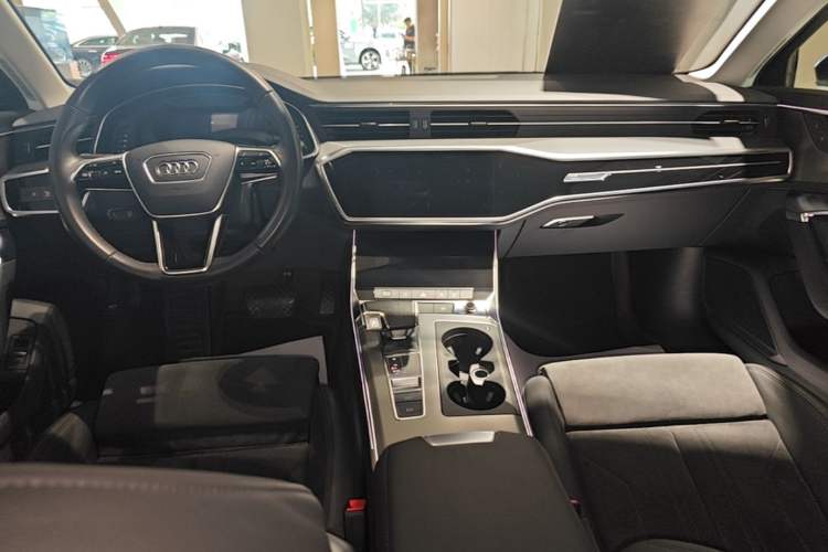 Used Audi A6 2021 Avant Avant-garde 45 TFSI Prestige Dynamic Edition Center Console
