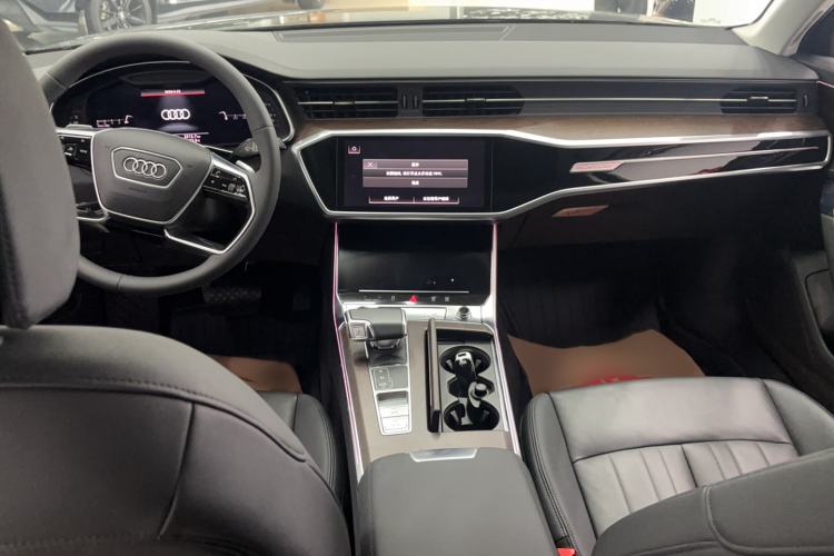 Used Audi A6 2021 allroad quattro Explorer 55 TFSI Prestige Off-Road Model Center Console