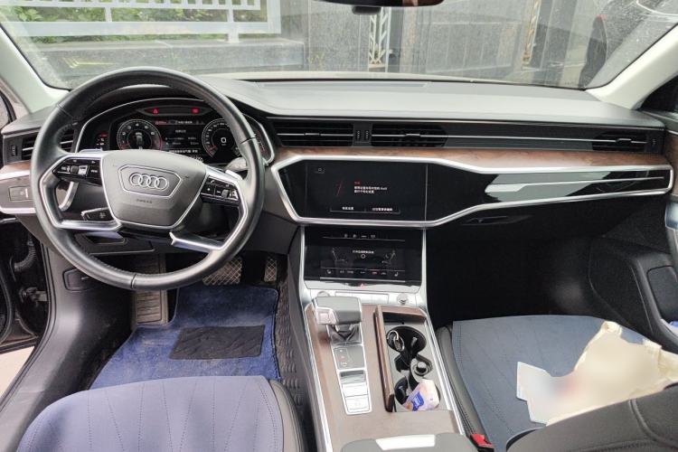Used Audi A6 2021 allroad quattro Explorer 55 TFSI Prestige Off-Road Model Center Console