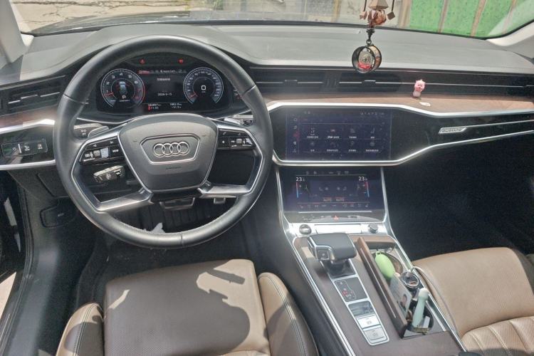 Used Audi A6 2021 allroad quattro Explorer 55 TFSI Prestige Off-Road Model Center Console