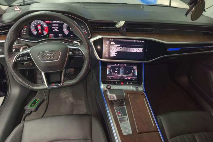 Used Audi A6 2021 allroad quattro Explorer 55 TFSI Prestige Off-Road Model Center Console