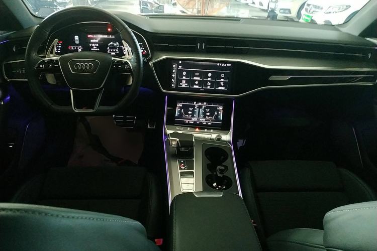 Used Audi A6 2021 Avant Pioneer 45 TFSI Star Edition Center Console