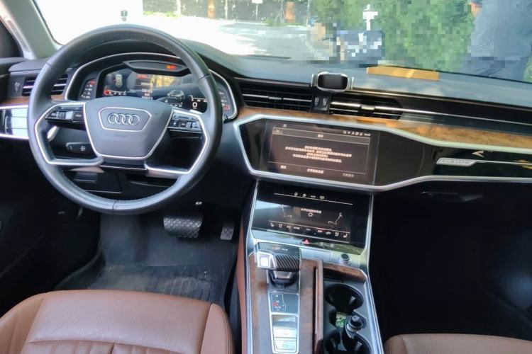Used Audi A6 2021 allroad quattro Explorer 55 TFSI Prestige Off-Road Model Center Console