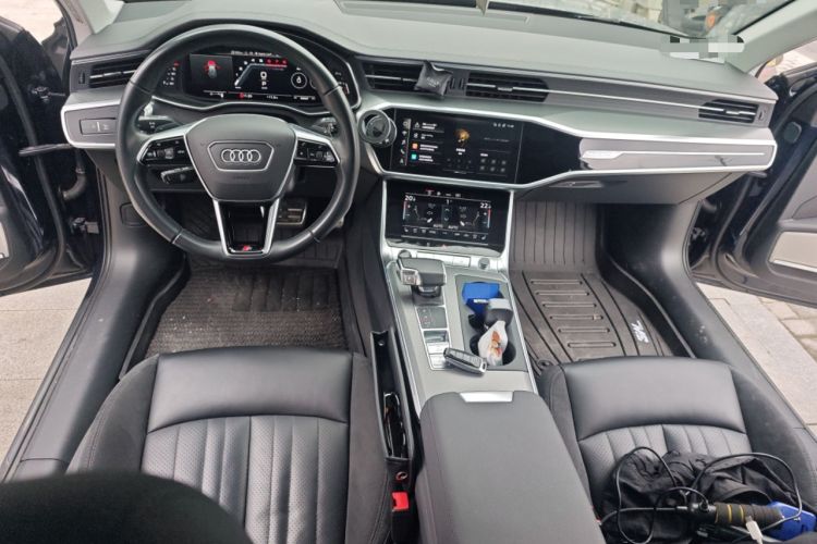 Used Audi A6 2021 allroad quattro Explorer 55 TFSI Prestige Off-Road Model Center Console