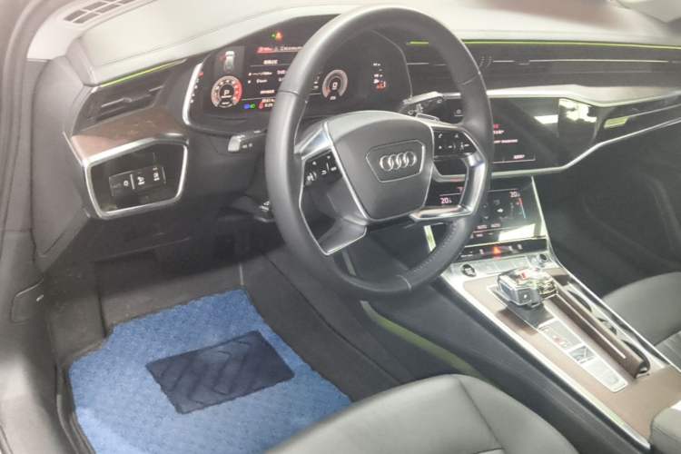 Used Audi A6 2021 allroad quattro Explorer 55 TFSI Prestige Off-Road Model Center Console