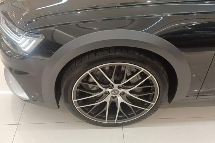 Used Audi A6 2021 allroad quattro Explorer 55 TFSI Prestige Off-Road Model Exterior 4