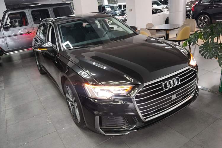 Used Audi A6 2021 Avant Avant-garde 45 TFSI Prestige Dynamic Edition Front Right 45 Deg