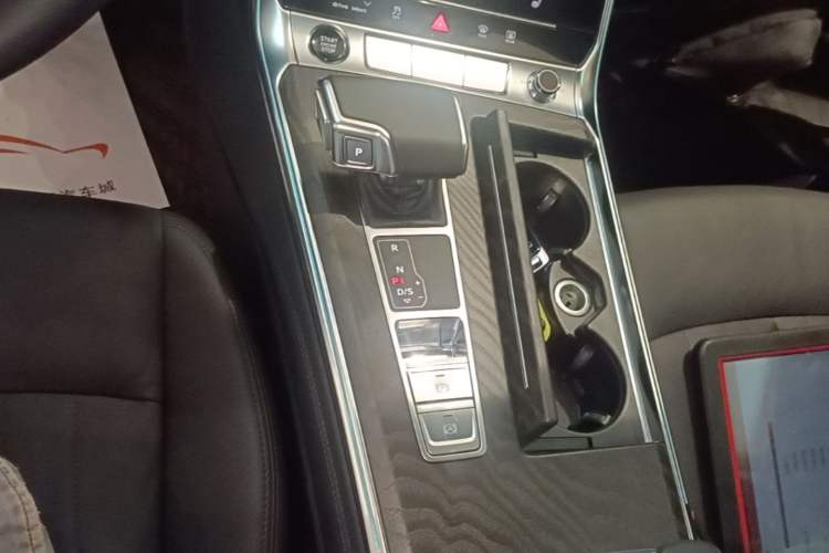 Used Audi A6 2021 allroad quattro Explorer 55 TFSI Prestige Off-Road Model Gear Lever