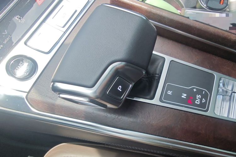 Used Audi A6 2021 allroad quattro Explorer 55 TFSI Prestige Off-Road Model Gear Lever