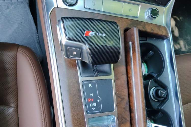 Used Audi A6 2021 allroad quattro Explorer 55 TFSI Prestige Off-Road Model Gear Lever