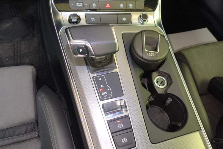 Used Audi A6 2021 Avant Avant-garde 45 TFSI Prestige Dynamic Edition Gear Lever