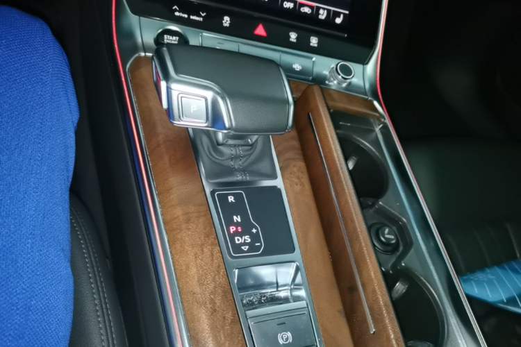 Used Audi A6 2021 allroad quattro Explorer 55 TFSI Prestige Off-Road Model Gear Lever
