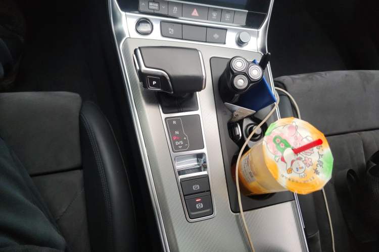 Used Audi A6 2021 Avant Avant-garde 45 TFSI Prestige Dynamic Edition Gear Lever