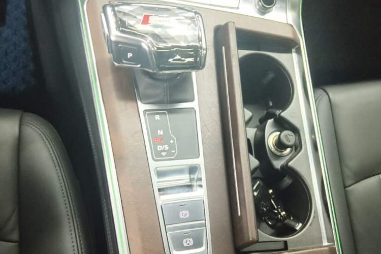 Used Audi A6 2021 allroad quattro Explorer 55 TFSI Prestige Off-Road Model Gear Lever