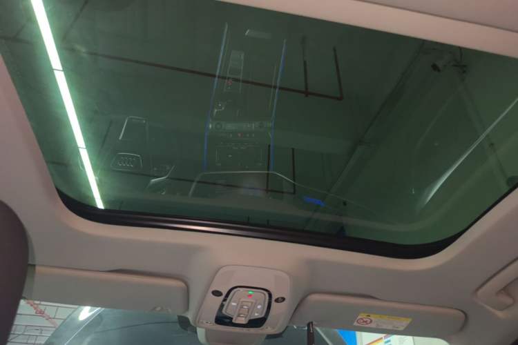 Used Audi A6 2021 allroad quattro Explorer 55 TFSI Prestige Off-Road Model Headliner