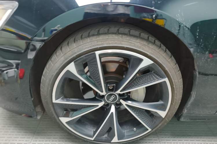 Used Audi A6 2021 Avant Avant-garde 45 TFSI Prestige Dynamic Edition Left Front Wheel Hub