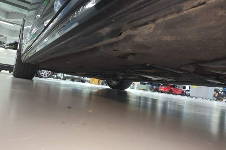 Used Audi A6 2021 allroad quattro Explorer 55 TFSI Prestige Off-Road Model Left Side Sill