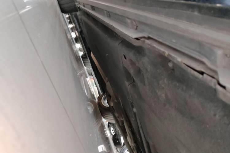 Used Audi A6 2021 allroad quattro Explorer 55 TFSI Prestige Off-Road Model Left Side Sill