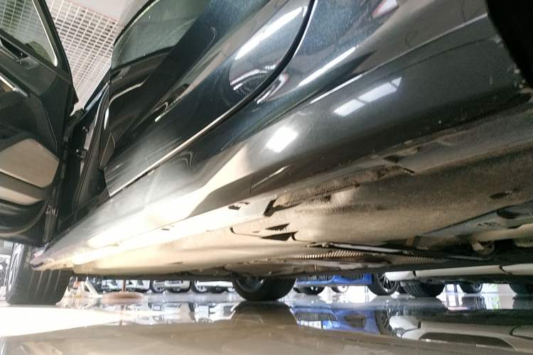 Used Audi A6 2021 Avant Pioneer 45 TFSI Star Edition Left Side Sill