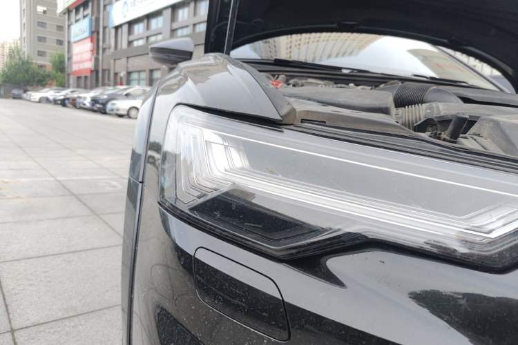 Used Audi A6 2021 allroad quattro Explorer 55 TFSI Prestige Off-Road Model Right Front Headlight